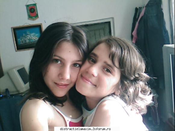 alina si eu :nebun:  :nebun: photos with our best friends.